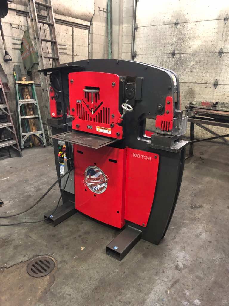 高品質の人気 2014 Edwards 100 Ton Hydraulic Ironworker (#3096) リール